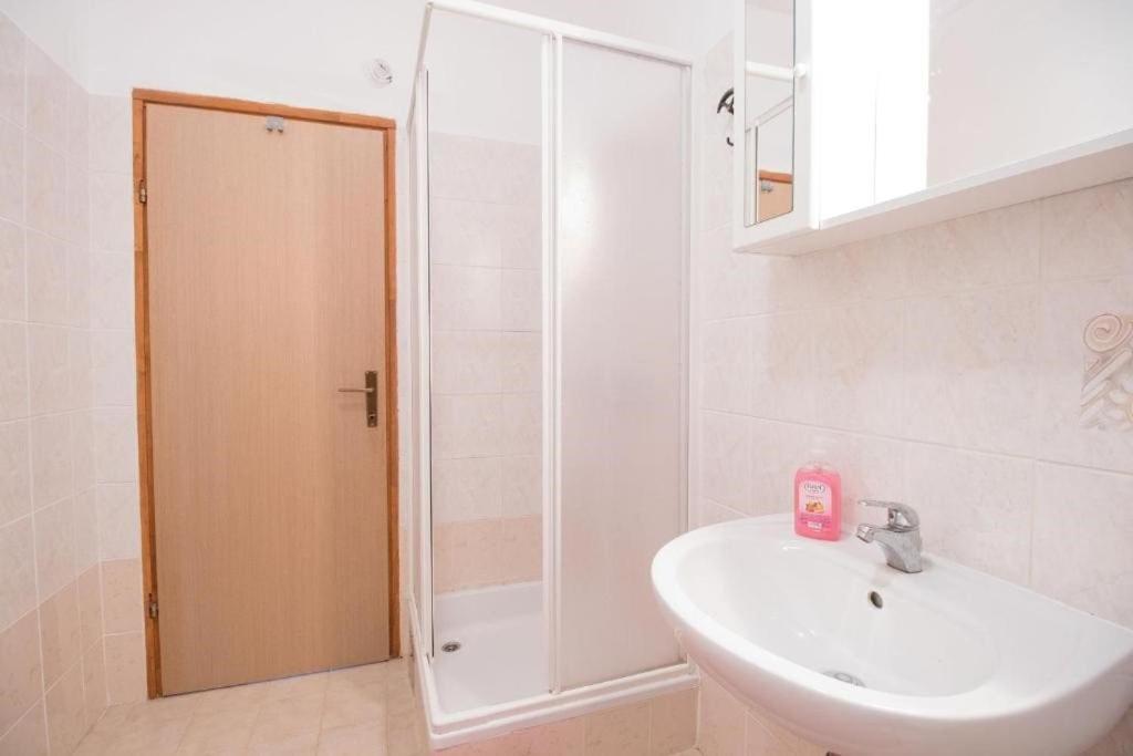 Apartmani Nedjeljko Čunski エクステリア 写真
